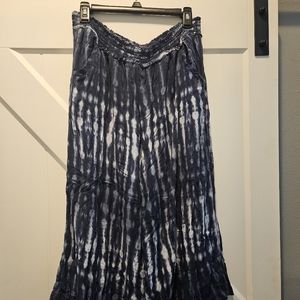 Super comfy tie dye capris. Size XL with pockets!